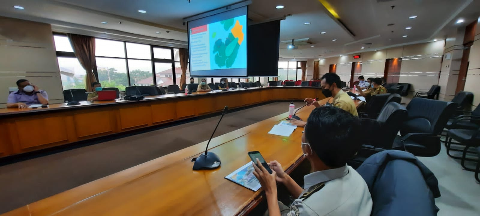 Rapat Pembahasan Rencana Pemanfaatan Lahan Pulau Ngenang Untuk Industri